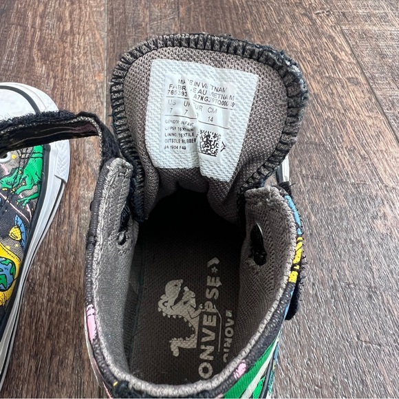 Dinosaur toddler chucks - Picture 5 of 6